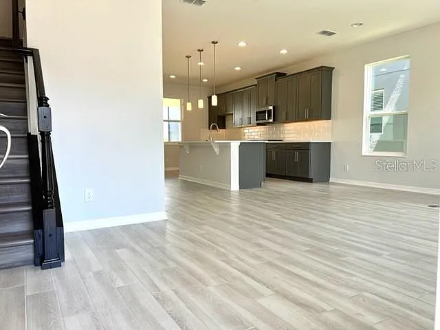 3 bed, 2.5 bath, 1835 sqft, $2,800 — Photo 3