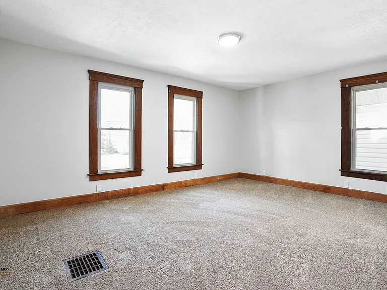 588 Mount Vernon Rd — Photo 24