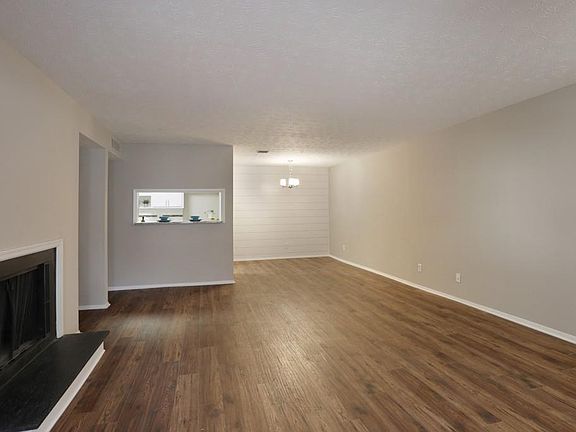 3rd image of 1125 Summit North Dr NE #1125