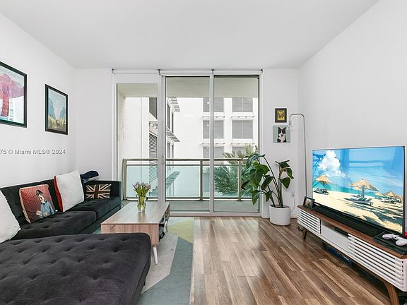 2nd image of 950 Brickell Bay Dr APT 403