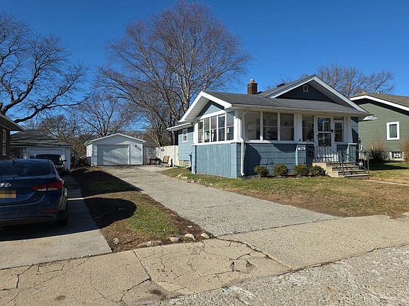 3rd image of 701 Saint Clair Ave