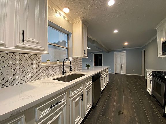 4th image of 10322 Sageplum Dr