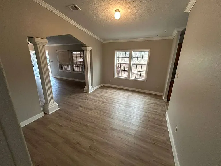 2595 Bryant St — Photo 9
