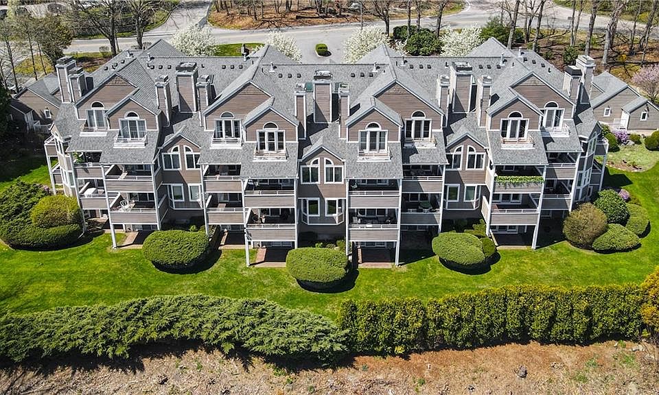 1st image of 400 Meshanticut Dr Unit 13