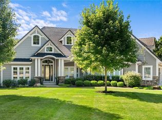 4915 NW Canyon Ct, Lees Summit, MO 64064