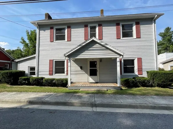 416 Spruce St, Marion, VA 24354