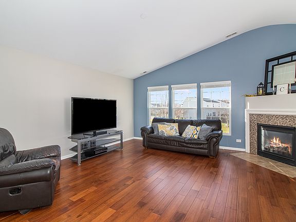 3rd image of 24964 W Gates Ln