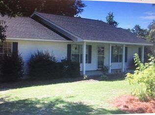 305 Willow Dr, Glennville, GA 30427