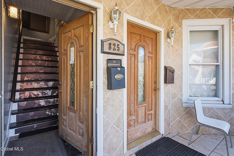 5th image of 825 Lincoln Avenue
