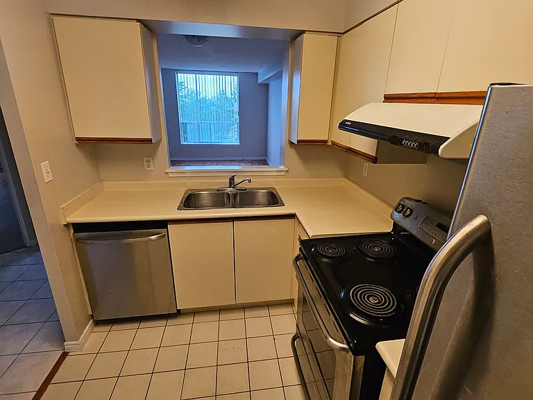 480 McLevin Ave #303 — Photo 5