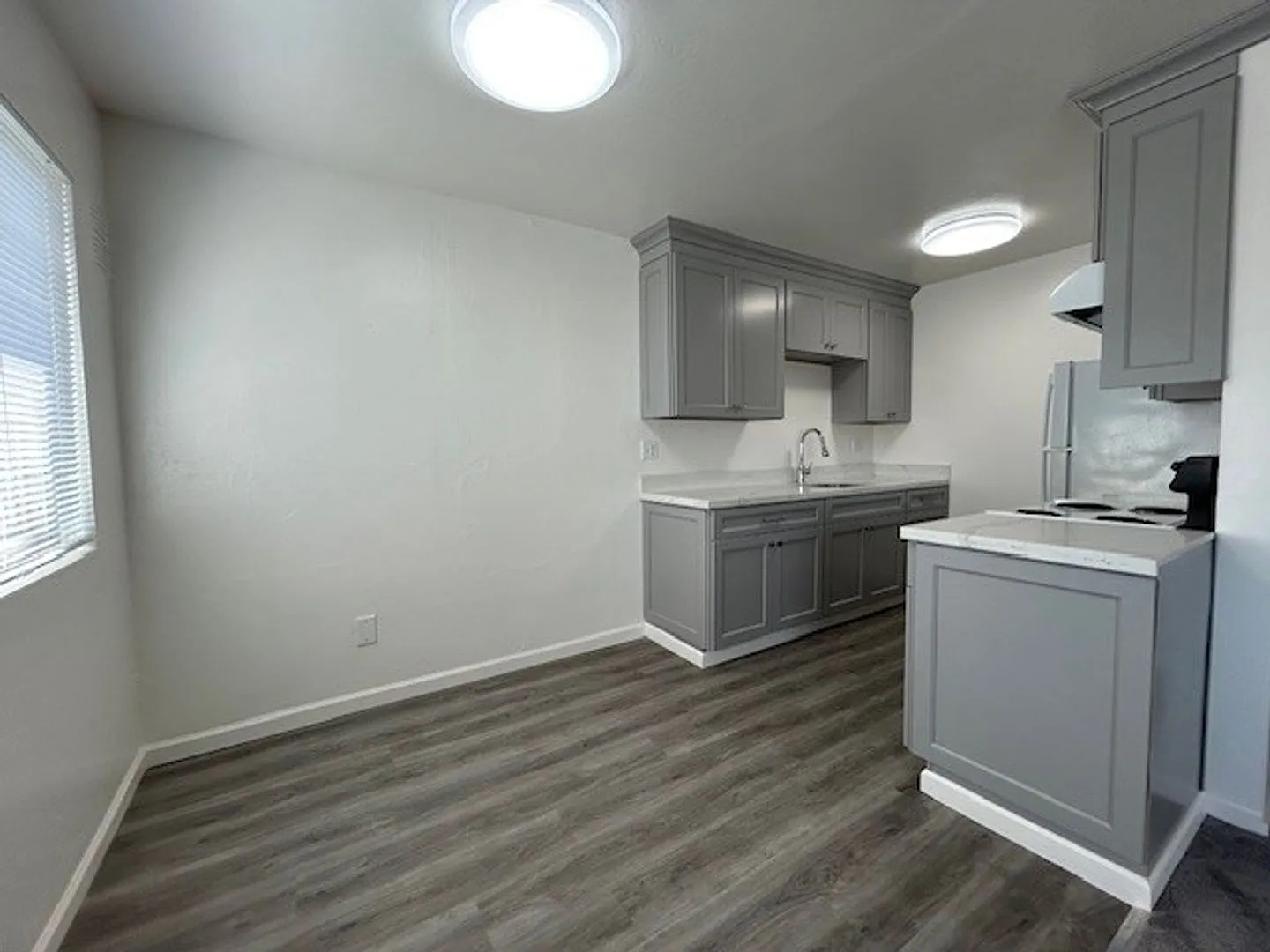 Upper- 2 Bedroom-One Bath apartment has a large living room — Photo 4