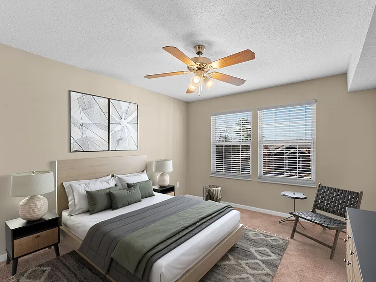 The Bishop (Renovated) - 1 Bed / 1 Bath - 793-837 Sq.Ft.