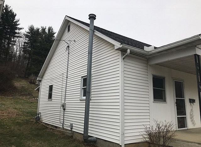 2nd image of 103 Saint Charles St