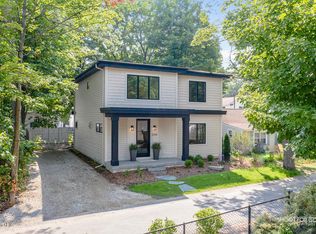 2244 2nd Ave, Holland, MI 49424