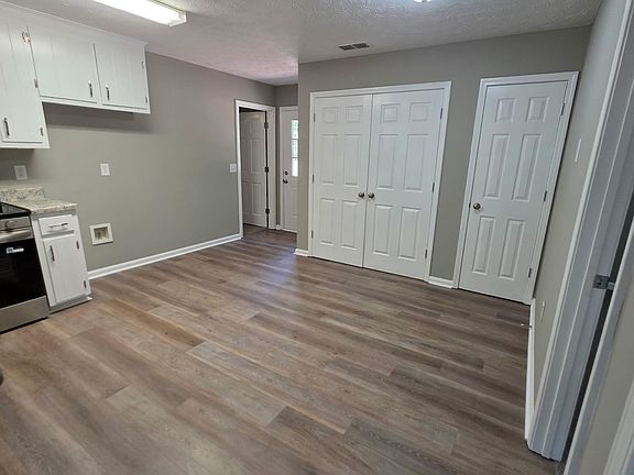 5th image of 355 Big Oak Cir