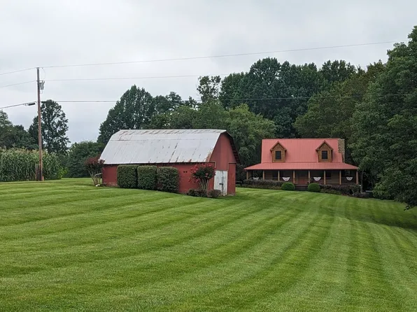 1090 Johnny Spears Rd, Westmoreland, TN 37186