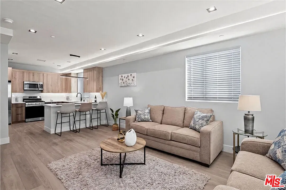 2 bed, 2.5 bath, 1140 sqft, $3,395 — Photo 1