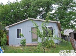 5725 Lake Grove Dr, White Lake, MI 48383