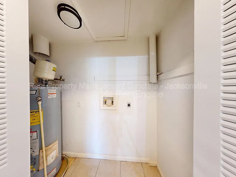 1010 Bronson St #3 — Photo 13