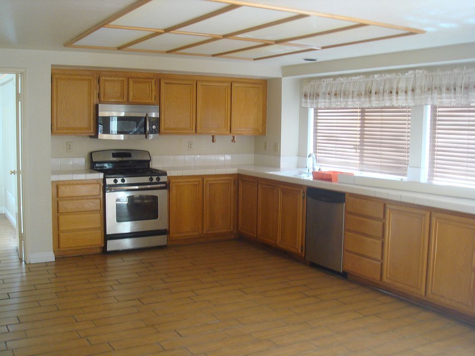 2nd image of 22557 Westlake Dr