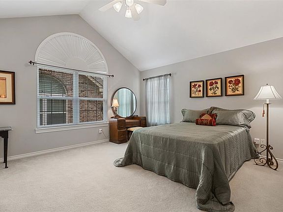 5th image of 2601 Marsh Ln