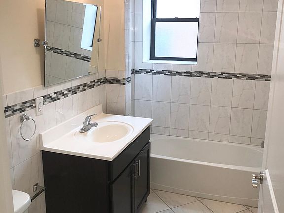 5th image of 95 N Walnut St #502