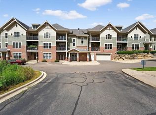 8253 Mayo Dr UNIT 304, Madison, WI 53719