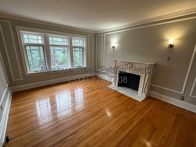 6325 Southwood Ave #3 — Photo 2