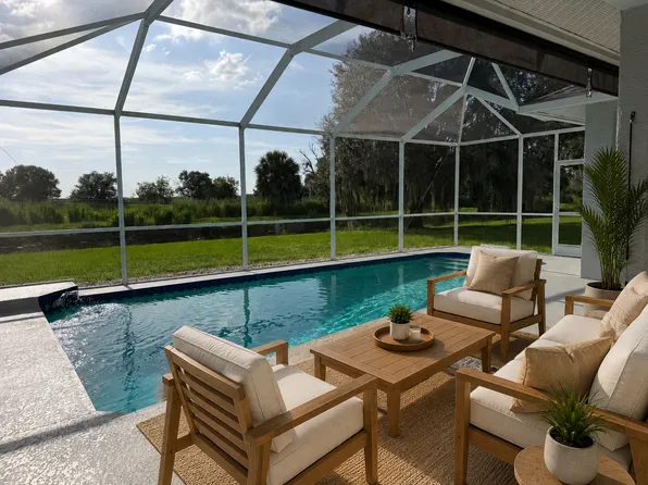 1059 Meadow Breeze Ln, Sarasota, FL 34240