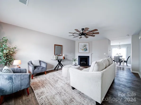 2628 McIntosh St, Dallas, NC 28034