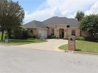 804 Edwards Dr, Decatur, TX 76234