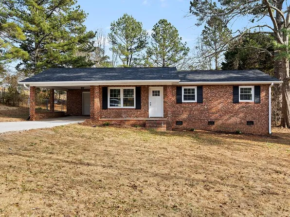 26 Green Acres Blvd, Ware Shoals, SC 29692