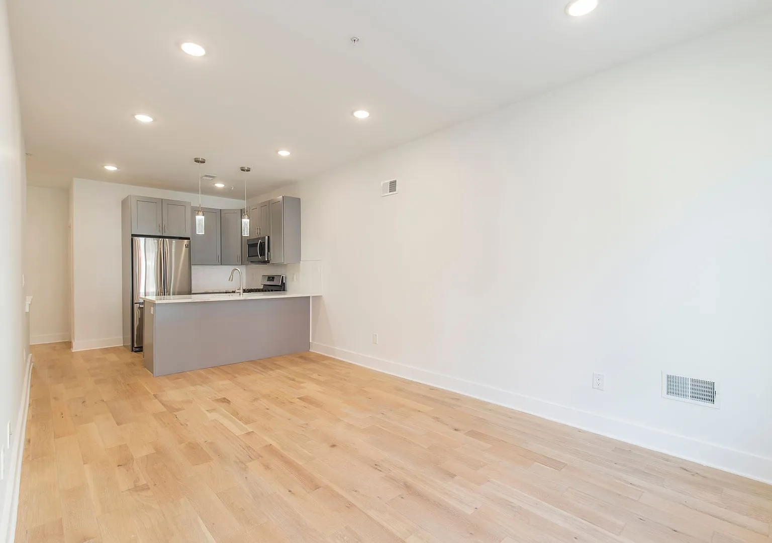 2412 Master St — Photo 2