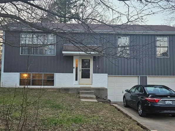 525 Skyview Dr, Ellington, MO 63638