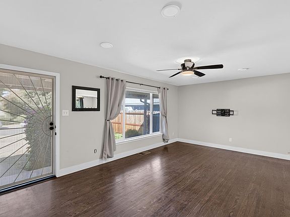 3rd image of 3543 Mignon St