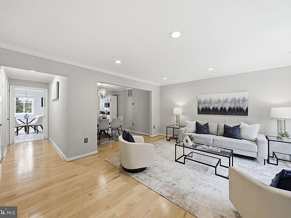 2nd image of 2836 Jermantown Rd #47