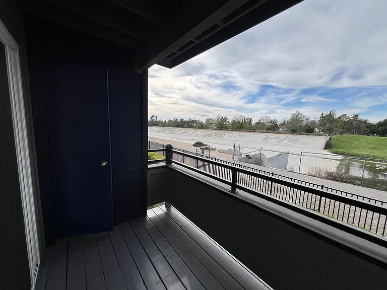 River House Apartments — Photo 76