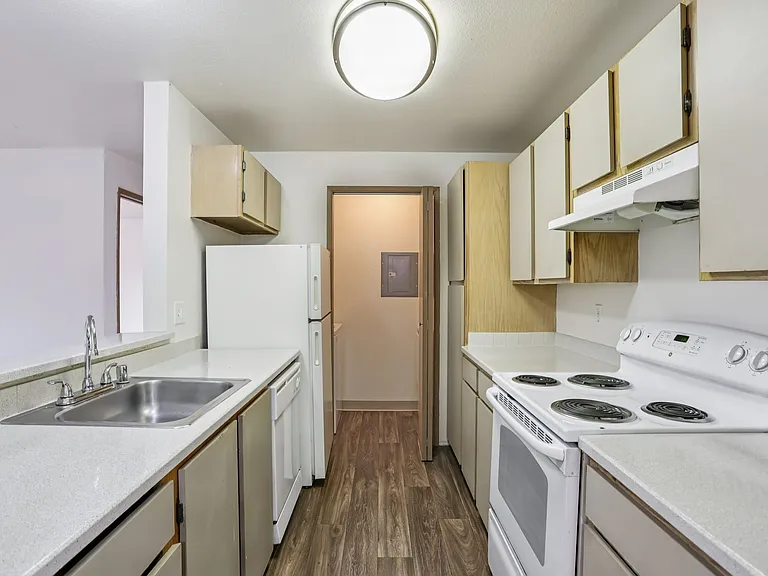 Poplar Lane Apartments — Photo 69