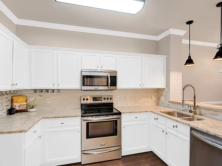 2204 Stonepark Pl — Photo 7