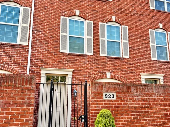223 E 1st St, Dayton, OH 45402
