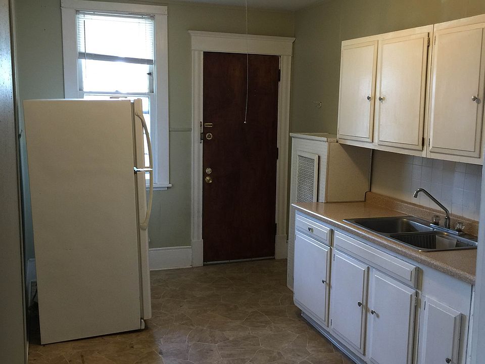 1st image of 711 W 28th St APT 1