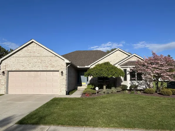 32490 Pine Ridge Dr #4, Warren, MI 48093