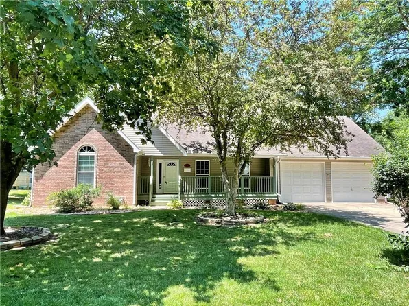 114 S Dittman St, Frontenac, KS 66763