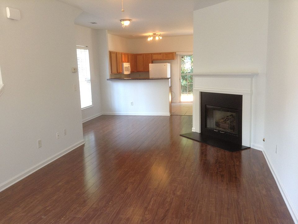 1st image of 3252 Hidden Cove Cir