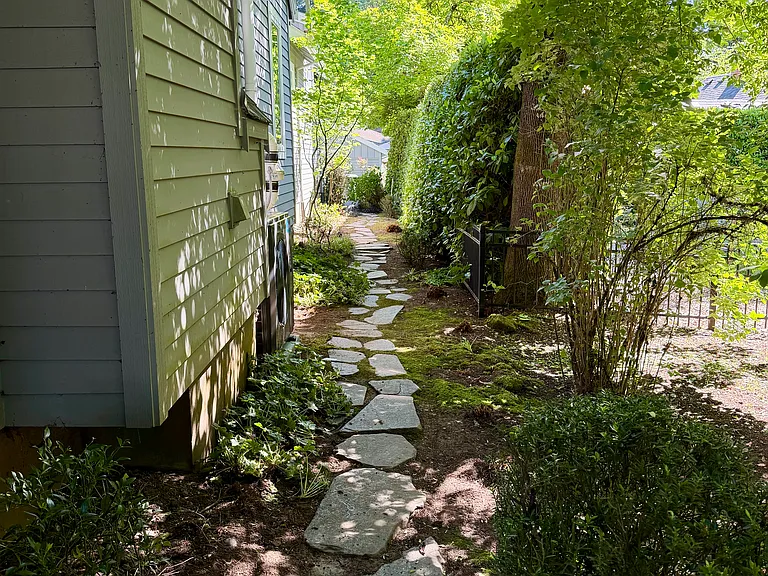 172 Middlecrest Rd — Photo 4