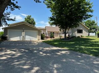 1017 N 190th Rd, Minneapolis, KS 67467