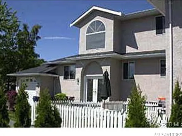 1143 A Greenwood Ave #B, Esquimalt, BC V9A 5L9