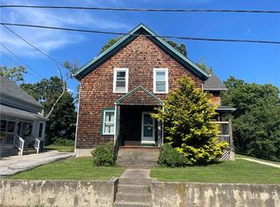 69 2nd Ave, Woonsocket, RI 02895