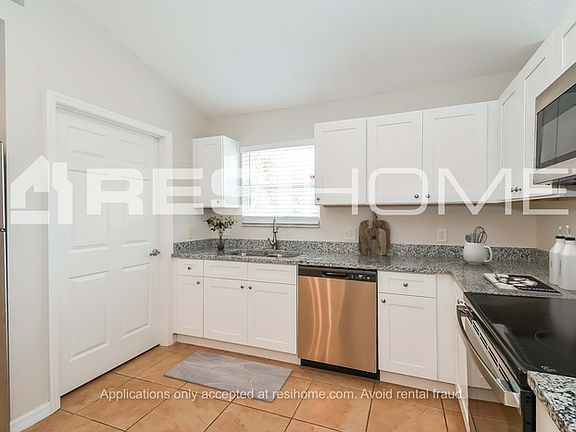 4th image of 420 Avilla Ave