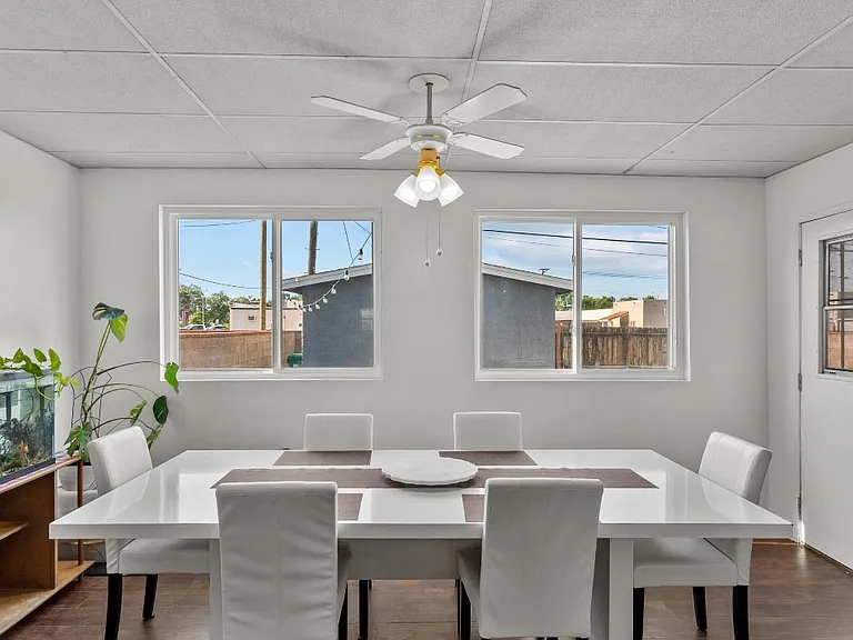 1327 W Ivesbrook St — Photo 11